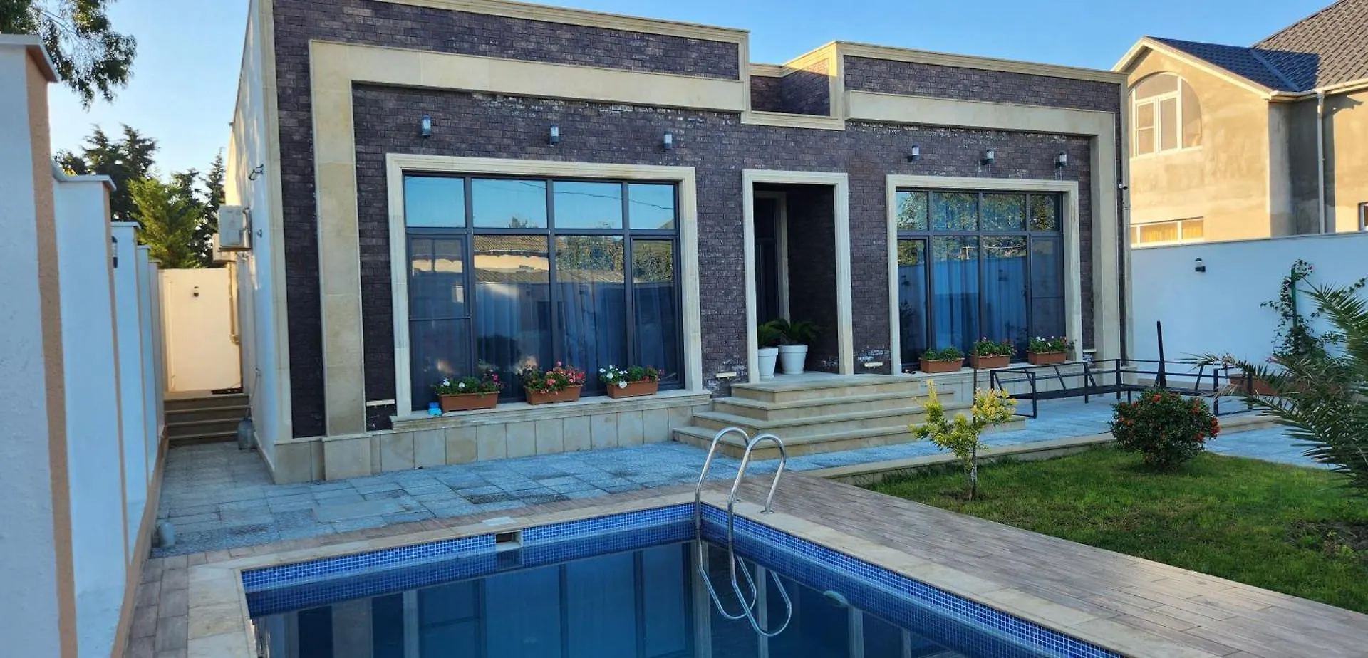 Ecolux Villa Baku 0*,