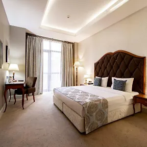 4* Hotel Sapphire